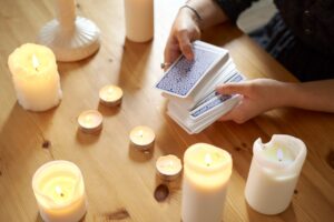 タロット占いはなぜ当たる？その理由と仕組みを解説